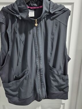 HeartSoul Dark Gray Hooded Sleeveless Zip Vest with Heart Pull